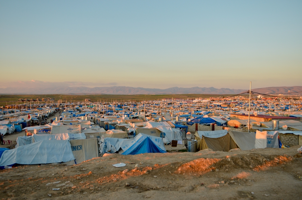 국경없는의사회는 2012년 5월 이후 약 6만 명의 시리아 난민들이 머물고 있는 도미즈 캠프에서 주요 의료 서비스를 제공하고 있다. 