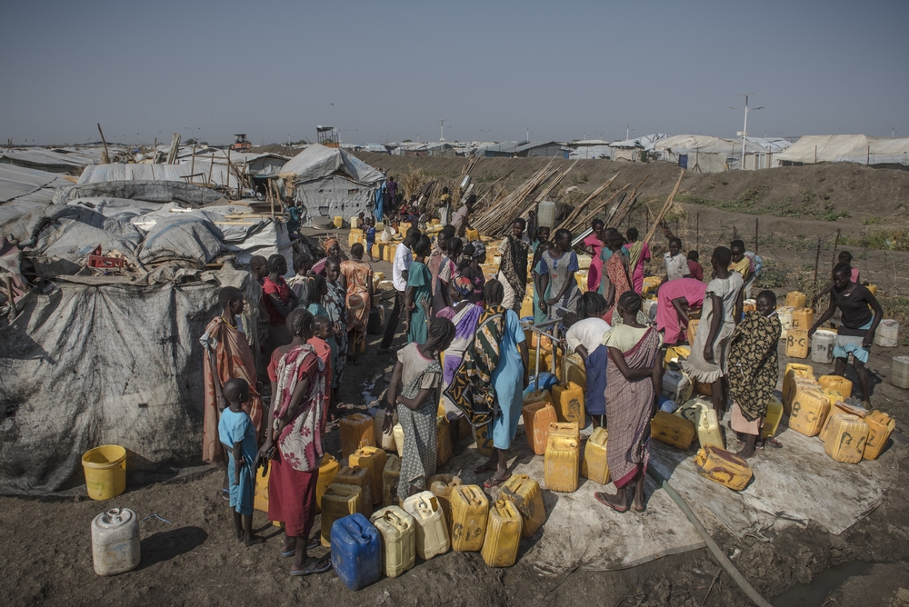 말라칼 민간인보호구역내 식수 공급이 진행되고 있는 모습 ⓒYann Libessart/MSF
