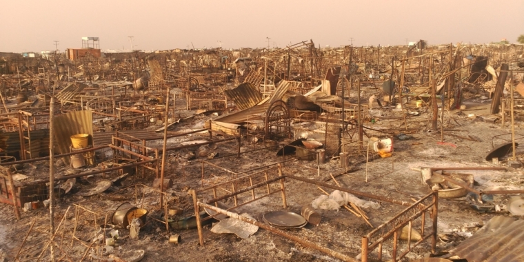 남수단 말라칼의 불 타버린 건물들 ©국경없는의사회