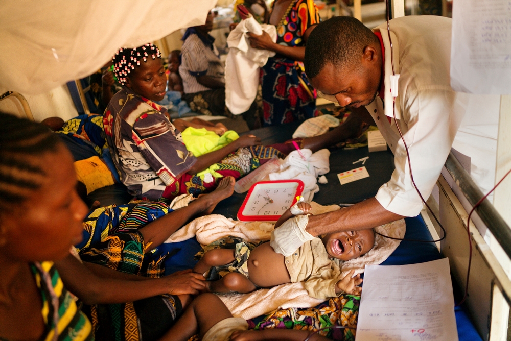 국경없는의사회가 지원하고 있는 콩고민주공화국 발라카 지역의 협력병원, 2013년에 비해 거의 환자가 2배로 늘어나 2014년 이 지역에서 치료를 받은 환자 수는 89,776명에 달한다. 