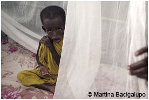 영양실조와 홍역을알고있는 네 살 난 셀멘(Selmen). Banadir Hospital, Somalia August 2011