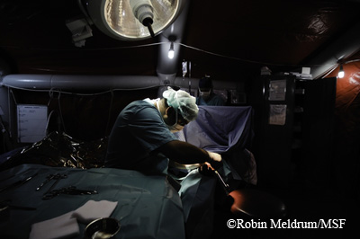 시리아에 위치한 국경없는의사회 임시 병원 ©Robin Meldrum/ MSF
